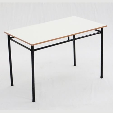 Mesa blanca rectangular
